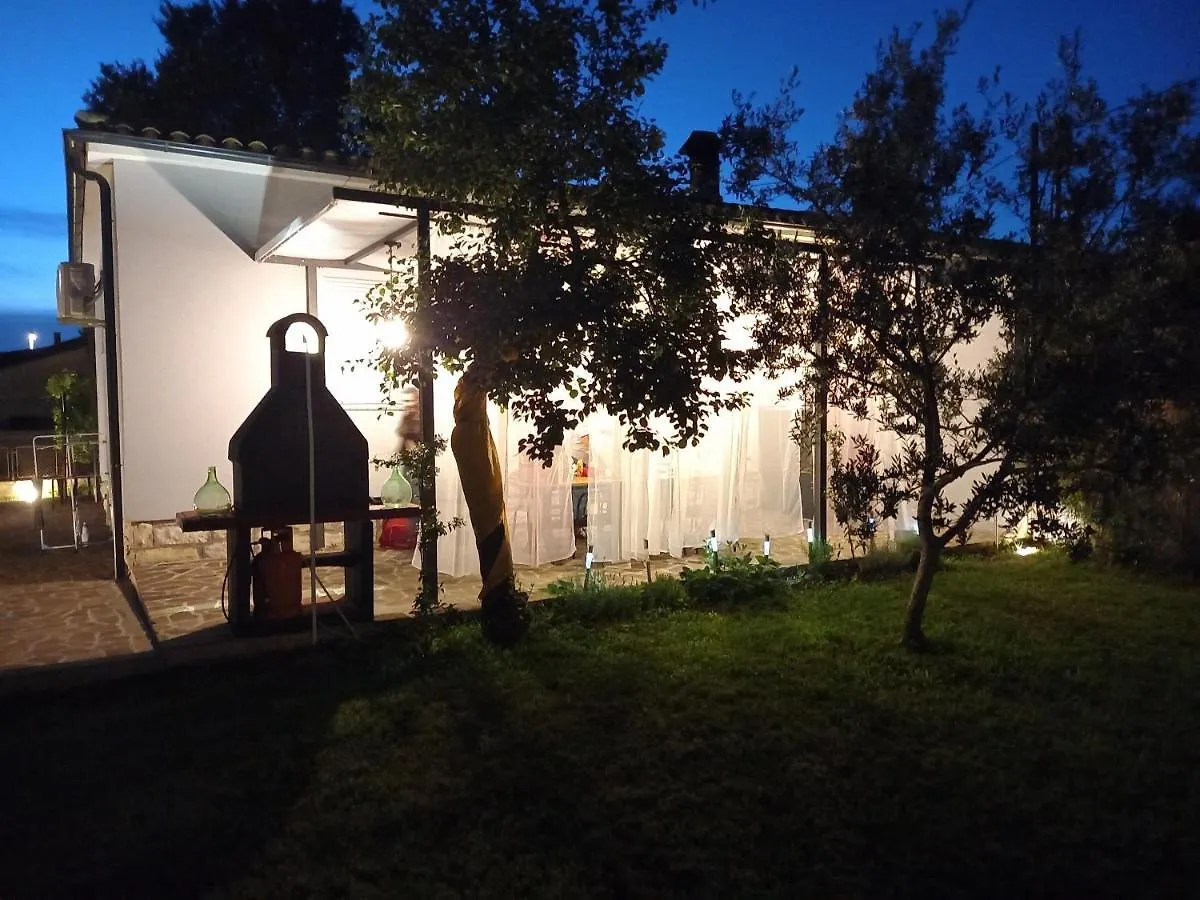 Nyaraló Holiday House Chill Out Loborika Marčana